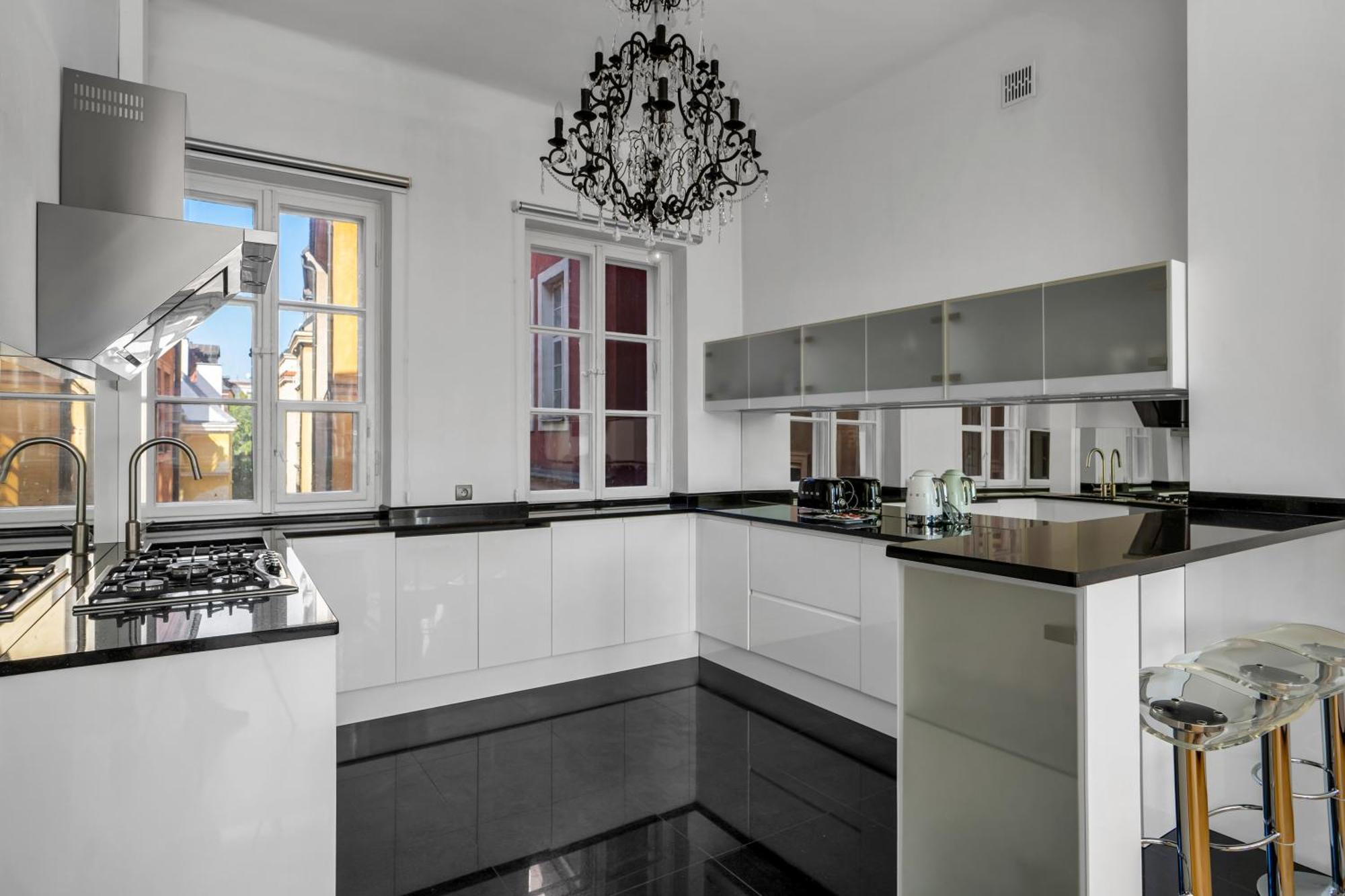 Warsaw Castle Apartments - Prime Location, Historic City Center, Castle View, Fast Internet - By Rentujemy Exterior photo
